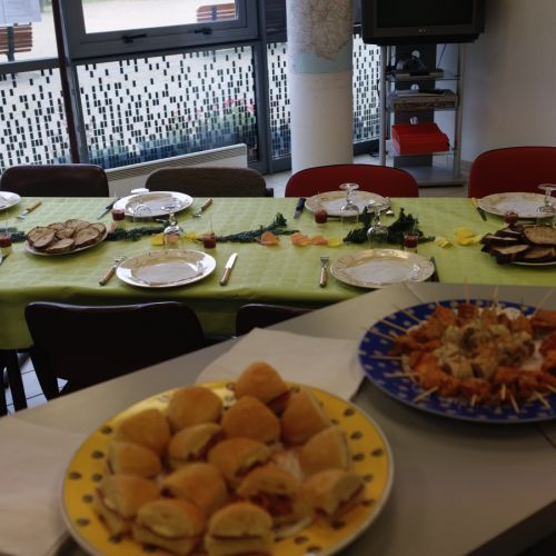 La préparation a été faite par Isabelle, Jacky et Richard. Une table superbement décorée.