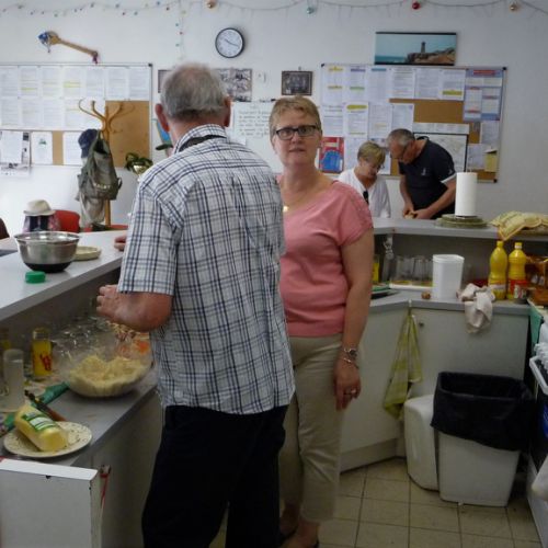 Jacky toujours bien entouré.