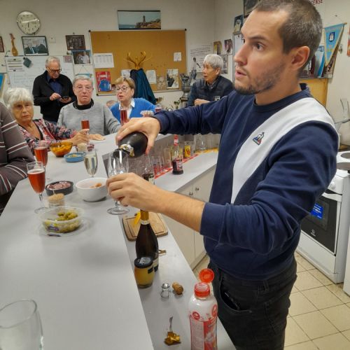 L'anniversaire est arrosé au prosecco.