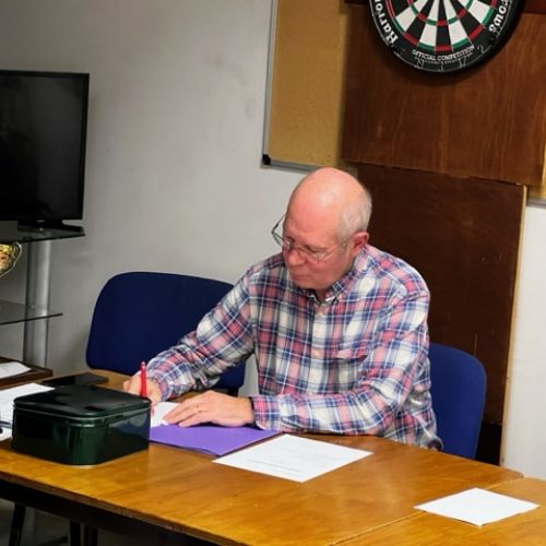 Le Secrétaire Général au travail avant l'ouverture de l'AG.