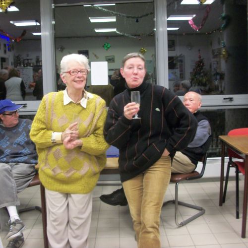 Deux fans de Sylvain, venues lui souhaiter bonne chance dans ses nouvelles aventures.