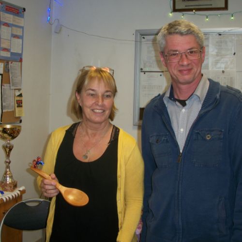 Une cuillère en bois faite exprès par elle même et pour elle même pour Catherine en Doublettes.