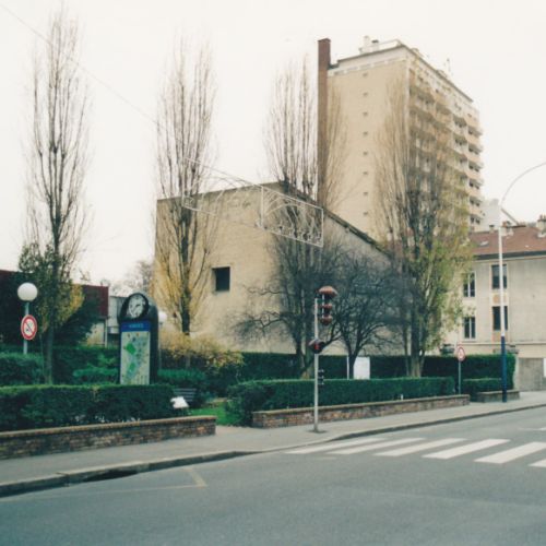 îlot du métro. Début de la démolition.