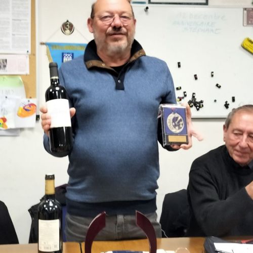 Patrice, 1er de la doublette à la mêlée, le 9 mars. A reçu une médaille et un St Emilion.