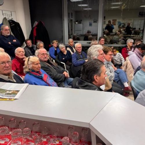 L'assemblée sur un autre angle.