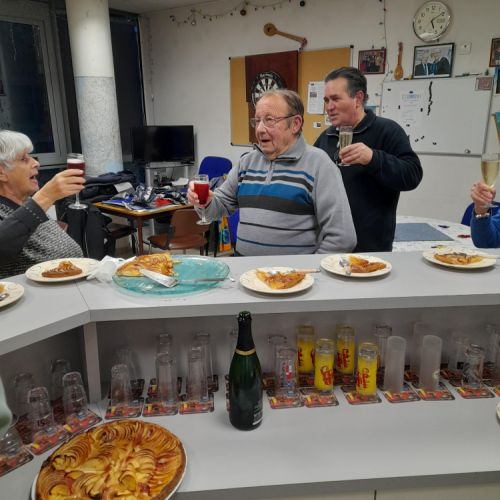 Françoise pousse la chansonnette : Bon anniversaire, nos voeux les plus sincères ...