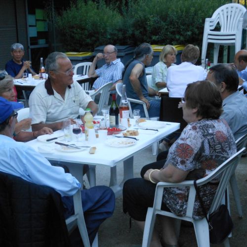 La table de Hervé, Gilbert et leur épouse. J.J fait l'arbitre.
