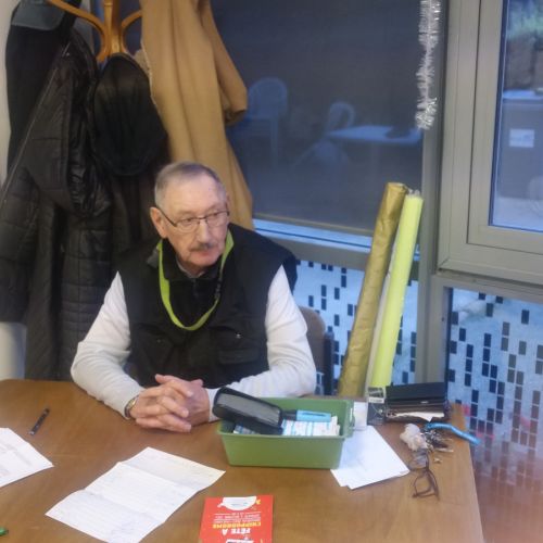 Jacky filtre les entrées. Attention aux resquilleurs.