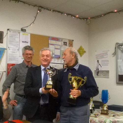 2ème coupe pour Robert, 1er au challenge Lapeyronie du 7 mars, en tête-à-tête. Robert a battu Cathy en finale.