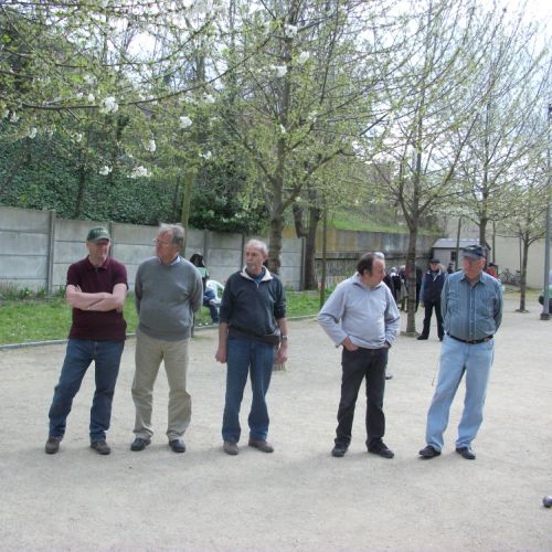 Les supporters d'une des équipes de Vanves : Sylvain, Michel, Hervé, Robert, Jean-Yves et Pierrot.