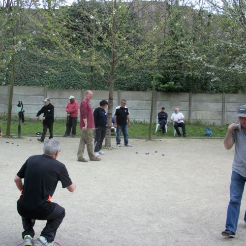 Pierrot va chercher ses boules.