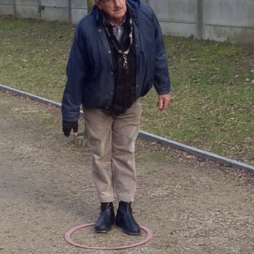 Elle arrive ou elle arrive pas au but, cette ... de boule. N'est-ce pas Jacky ?