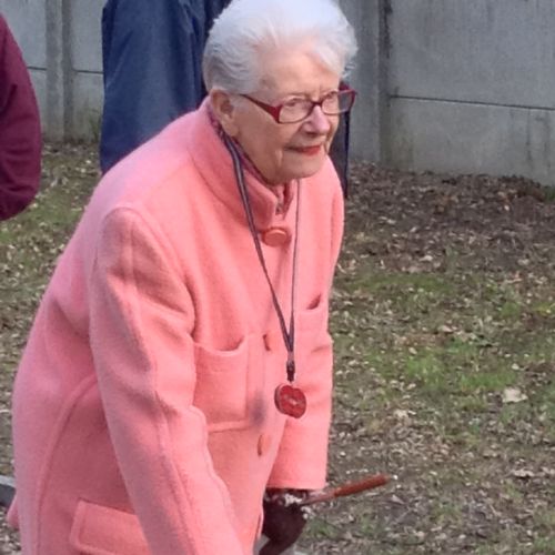 Guilaine, notre pointeuse toute en rose.