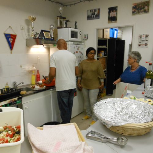 Alors, ça papote ou ça bosse, Steve et sa femme Mireille et Françoise ?