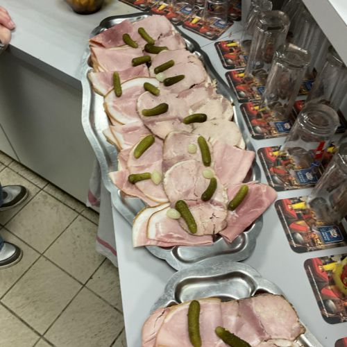 L'arrière garde avec les petits cornichons.